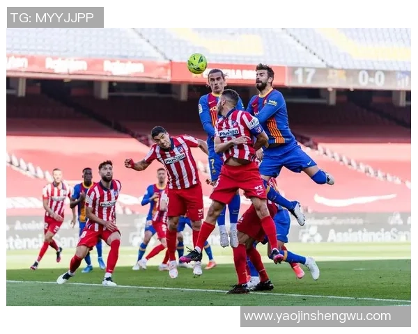 西甲激战：里昂狂胜巴萨5-1神扑瞬间点燃全场激情