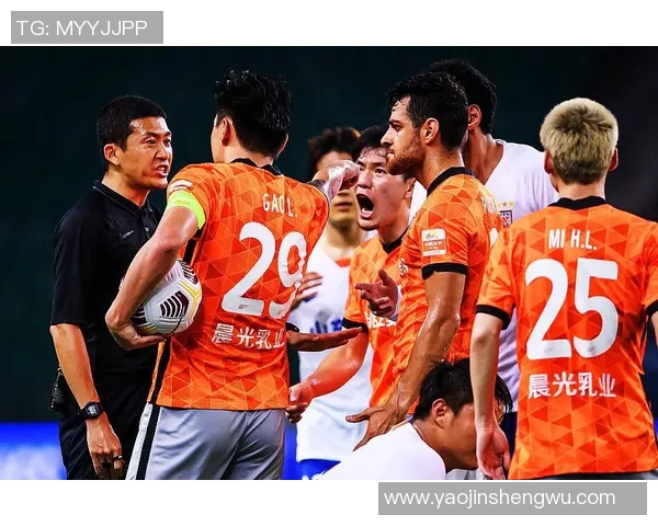 中超精彩对决尤文图斯大胜莱比锡帽子戏法引发争议判罚热议