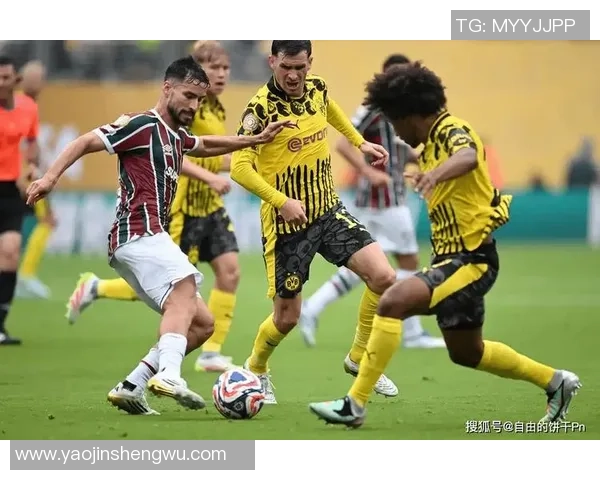 德甲焦点战多特蒙德与本菲卡战平转会传闻引发球迷热议