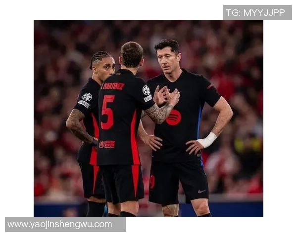 欧联杯激战巴萨与本菲卡战成平局逆转瞬间点燃全场激情与转会传闻